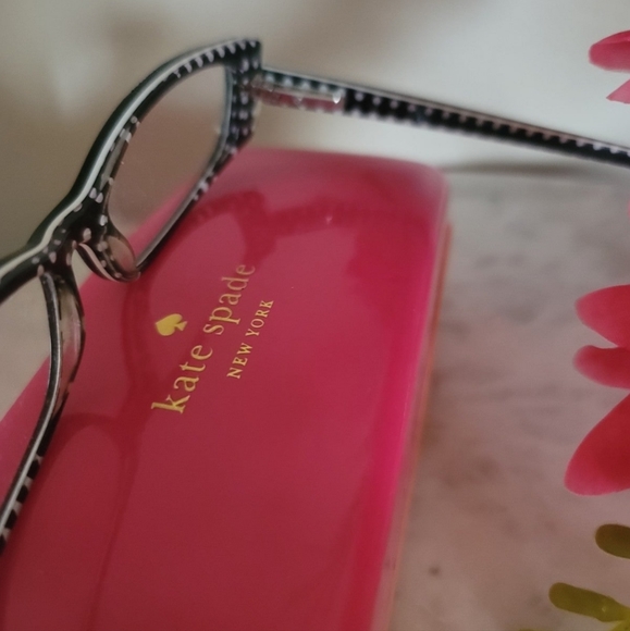 Kate Spade reading 1.75 eyeglasses with case. Used in like new condition. - Picture 3 of 8